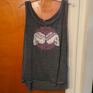Gray tank top with two skulls